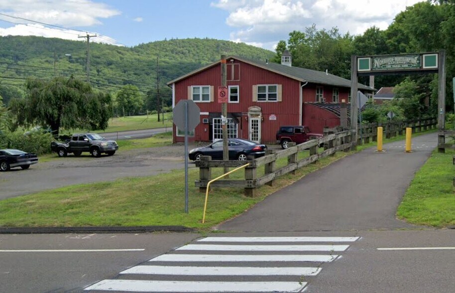 3936 Whitney Ave, Hamden, CT à vendre - Photo du bâtiment - Image 2 de 3