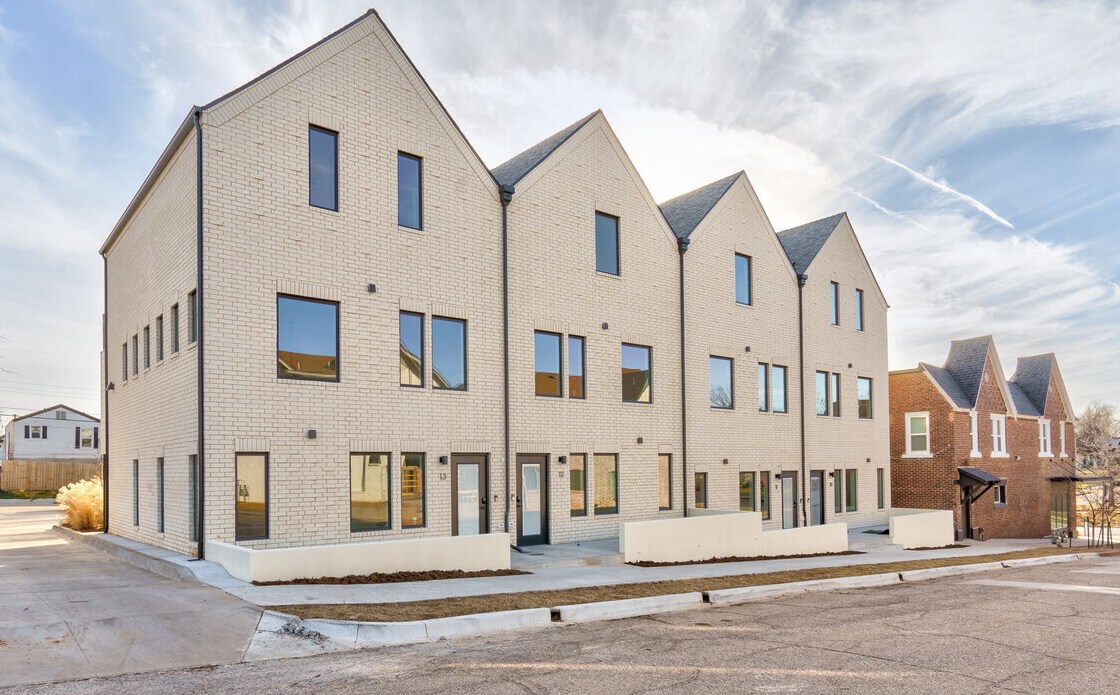 35-Unit Multifamily Portfolio portefeuille de 4 propriétés à vendre sur LoopNet.ca Photo principale- Image 1 de 14