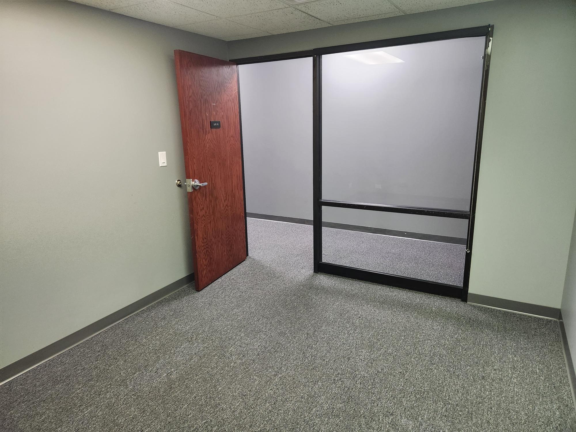 426 S Westgate St, Addison, IL for lease Interior Photo- Image 1 of 2