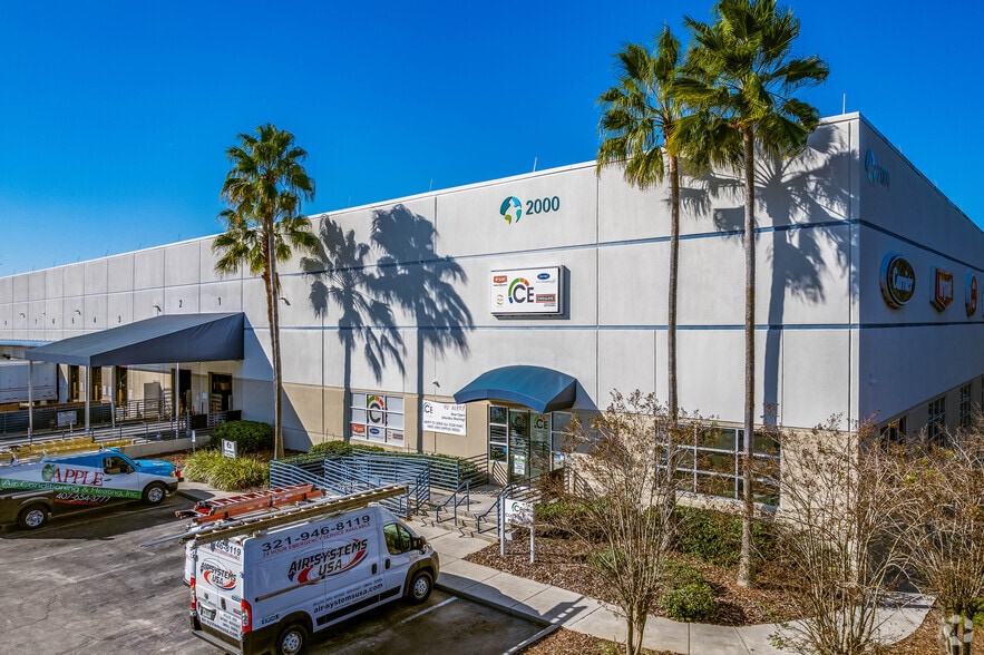 2000 Parks Oaks Ave, Orlando, FL for lease - Primary Photo - Image 1 of 3