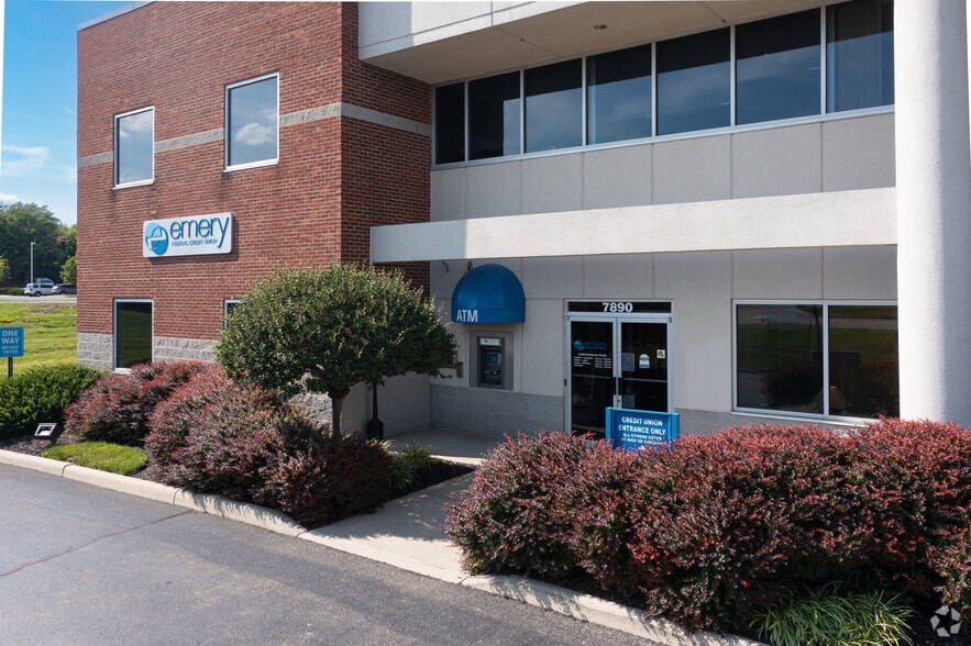 7890 E Kemper Rd, Cincinnati, OH for lease - Building Photo - Image 2 of 4