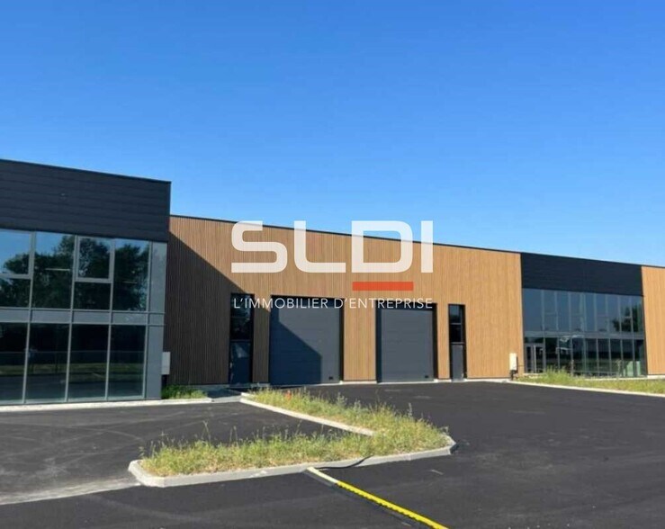 Rue Du Vauzel, Ambérieux for lease - Building Photo - Image 1 of 9