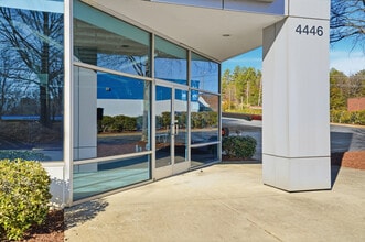 4444-4446 South Blvd, Charlotte, NC à louer Photo intérieure- Image 2 de 4