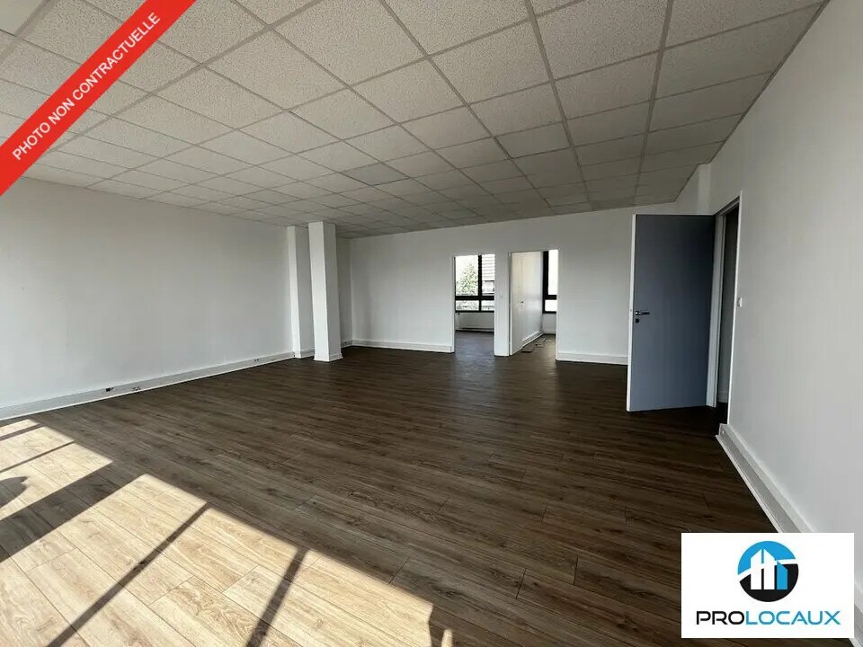 Office in Sarcelles for lease Interior Photo- Image 1 of 30