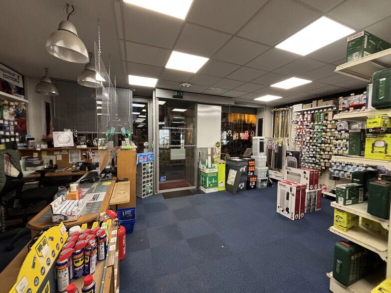 89 Avenue De La République, Montrouge à louer - Photo du bâtiment - Image 2 de 26