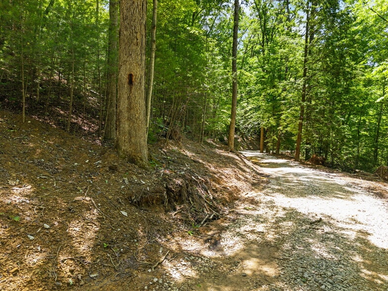 181 High Ridge Rd, Campton, KY for sale - Building Photo - Image 3 of 6