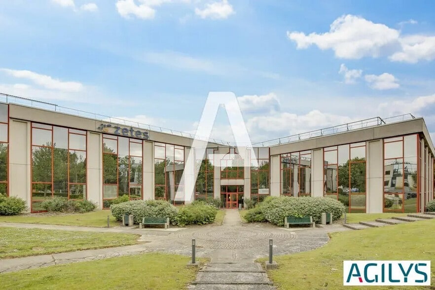 Flex in Antony for lease - Building Photo - Image 3 of 8