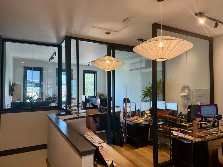 639 Pembroke St, Victoria, BC for sale - Interior Photo - Image 3 of 5