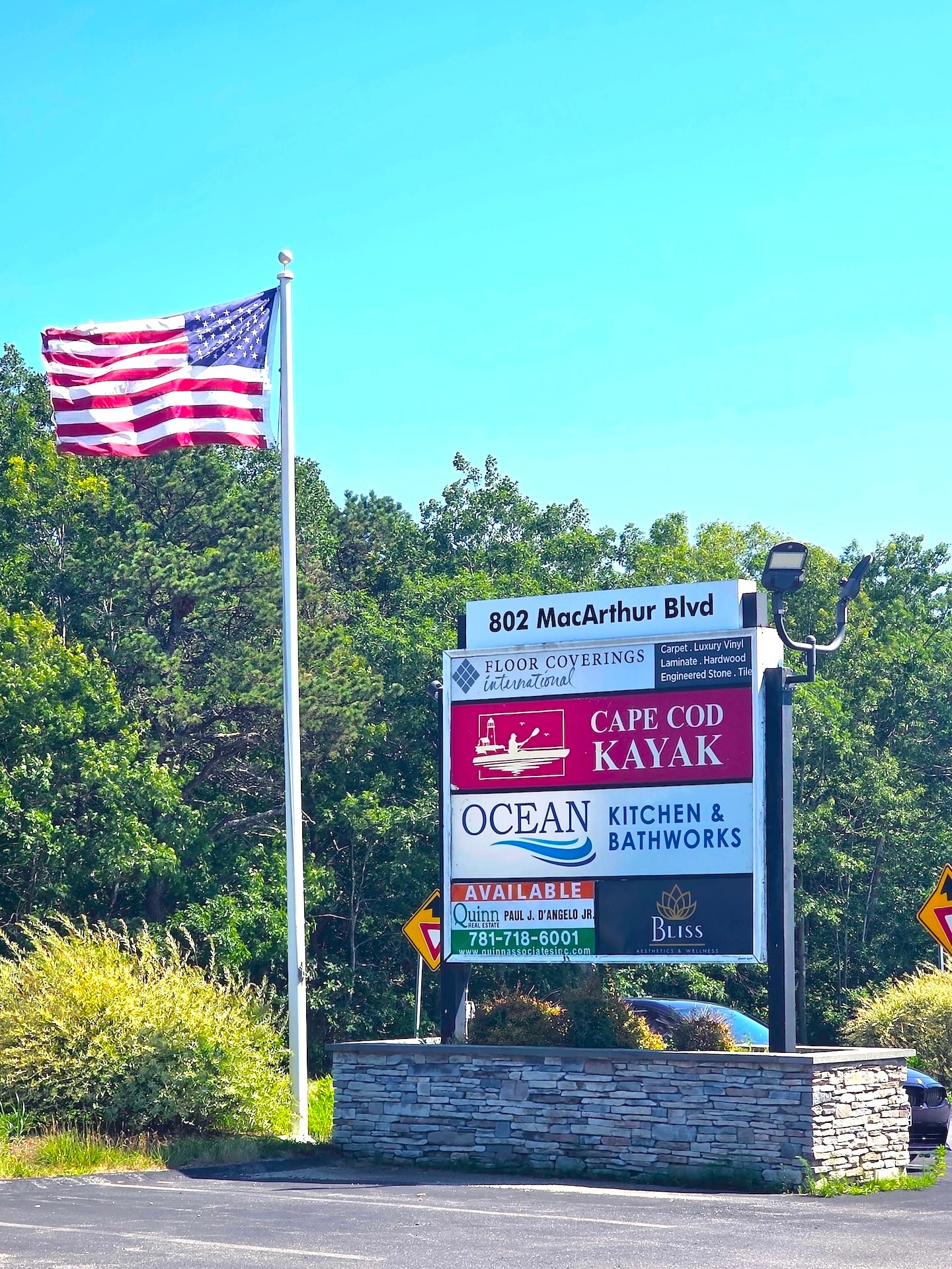 802 Macarthur Blvd, Pocasset, MA for lease Interior Photo- Image 1 of 6
