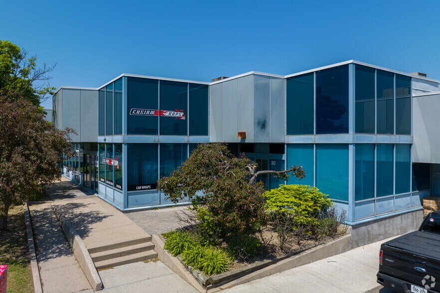 445 Midwest Rd, Toronto, ON à louer - Photo principale - Image 1 de 5