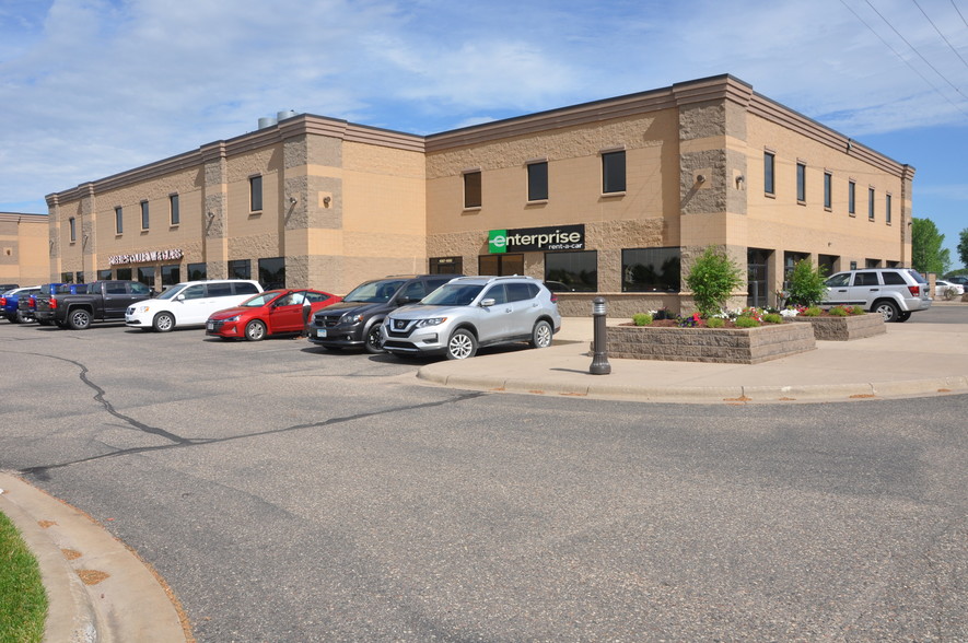 4041-4065 Chelsea Rd W, Monticello, MN for lease - Building Photo - Image 1 of 4