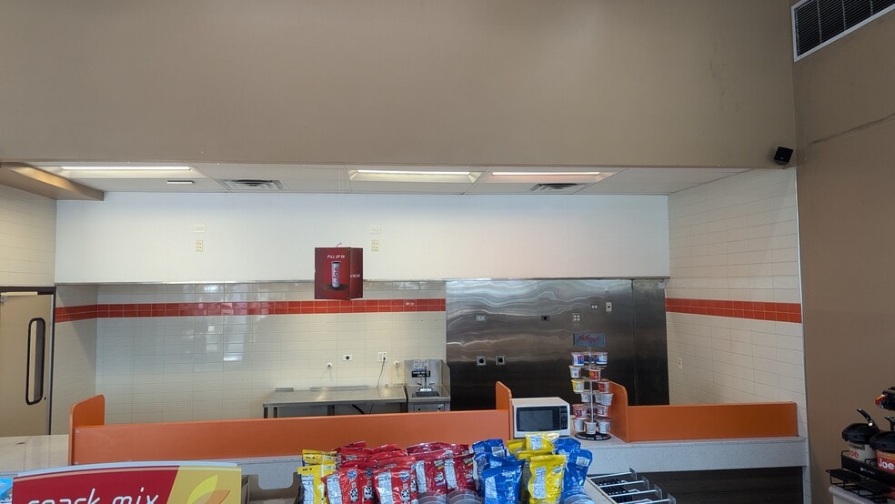 4359 N Pulaski Rd, Chicago, IL for lease - Interior Photo - Image 3 of 7