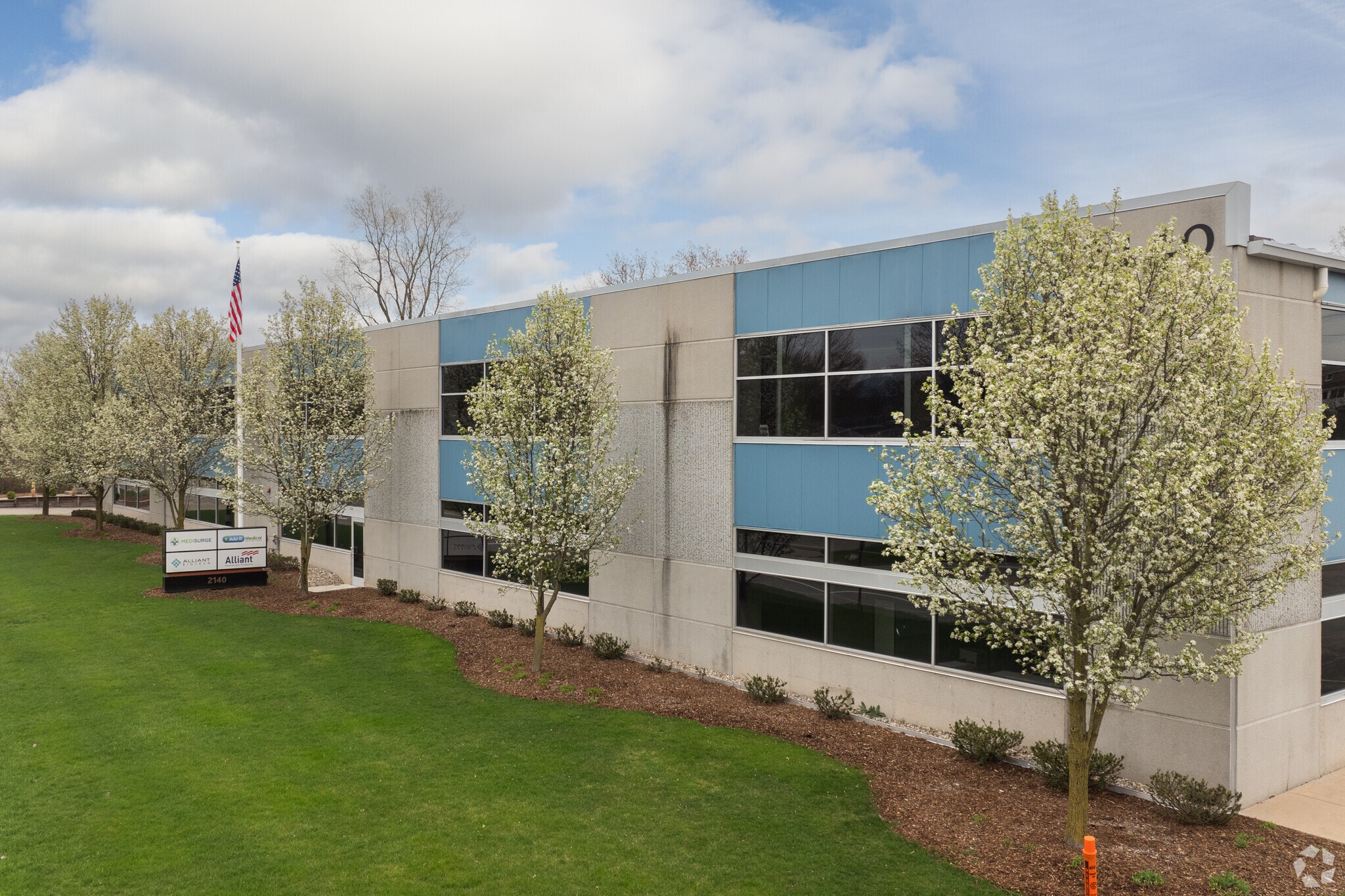 2140 Oak Industrial Dr NE, Grand Rapids, MI for lease Primary Photo- Image 1 of 18