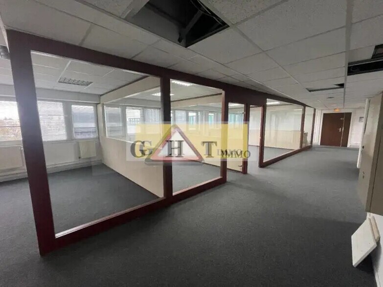 Office in Massy for lease - Interior Photo - Image 3 of 24