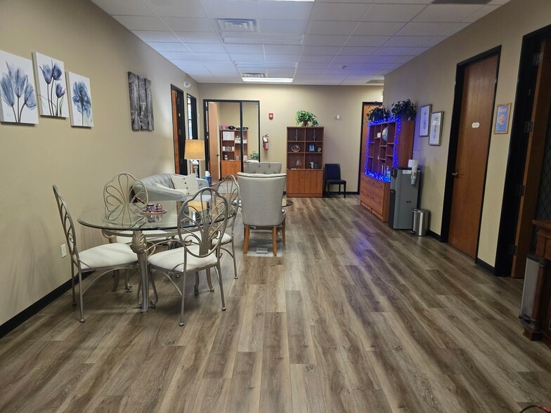 4868 Sparks Blvd, Sparks, NV for lease - Building Photo - Image 3 of 13