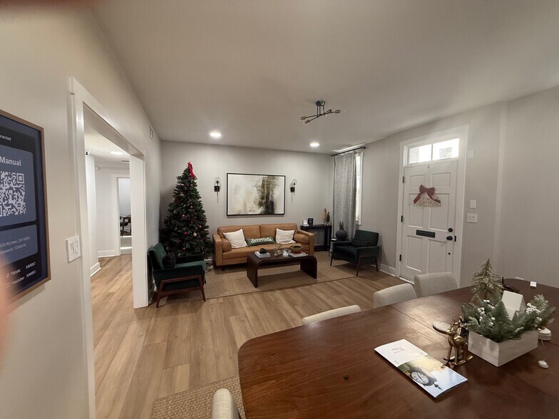 301 W York St, Savannah, GA à vendre - Photo du bâtiment - Image 3 de 27