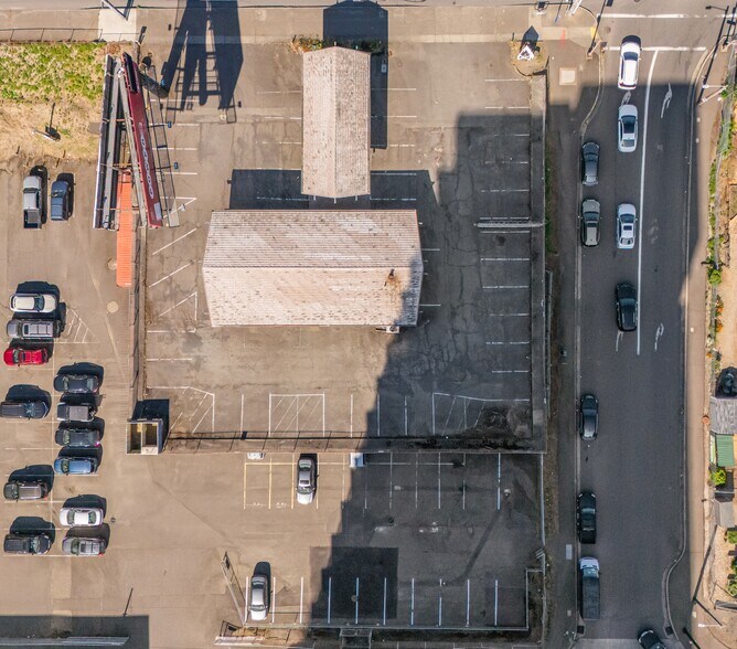 3714 SW Macadam Ave, Portland, OR à louer - Photo du bâtiment - Image 2 de 5