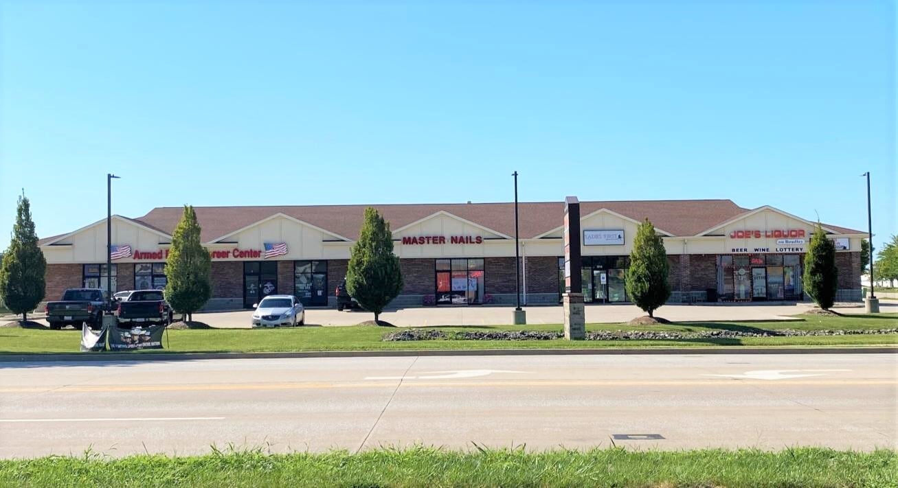 1807 W Bradley Ave, Champaign, IL for lease Primary Photo- Image 1 of 3