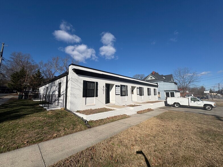 603 Summit Ave, Greensboro, NC à louer - Photo du bâtiment - Image 2 de 4