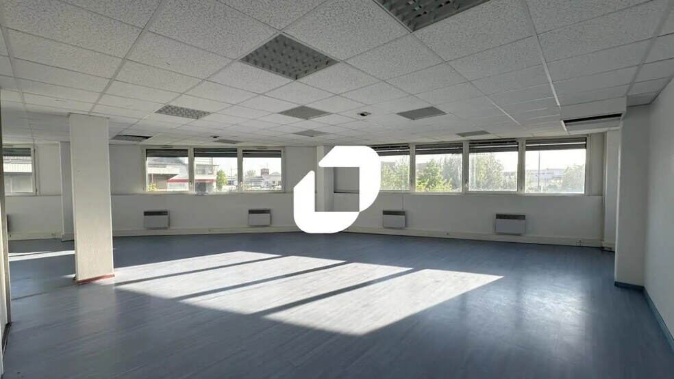 76 Rue De La Plaine Des Bouchers, Strasbourg for sale - Building Photo - Image 2 of 14