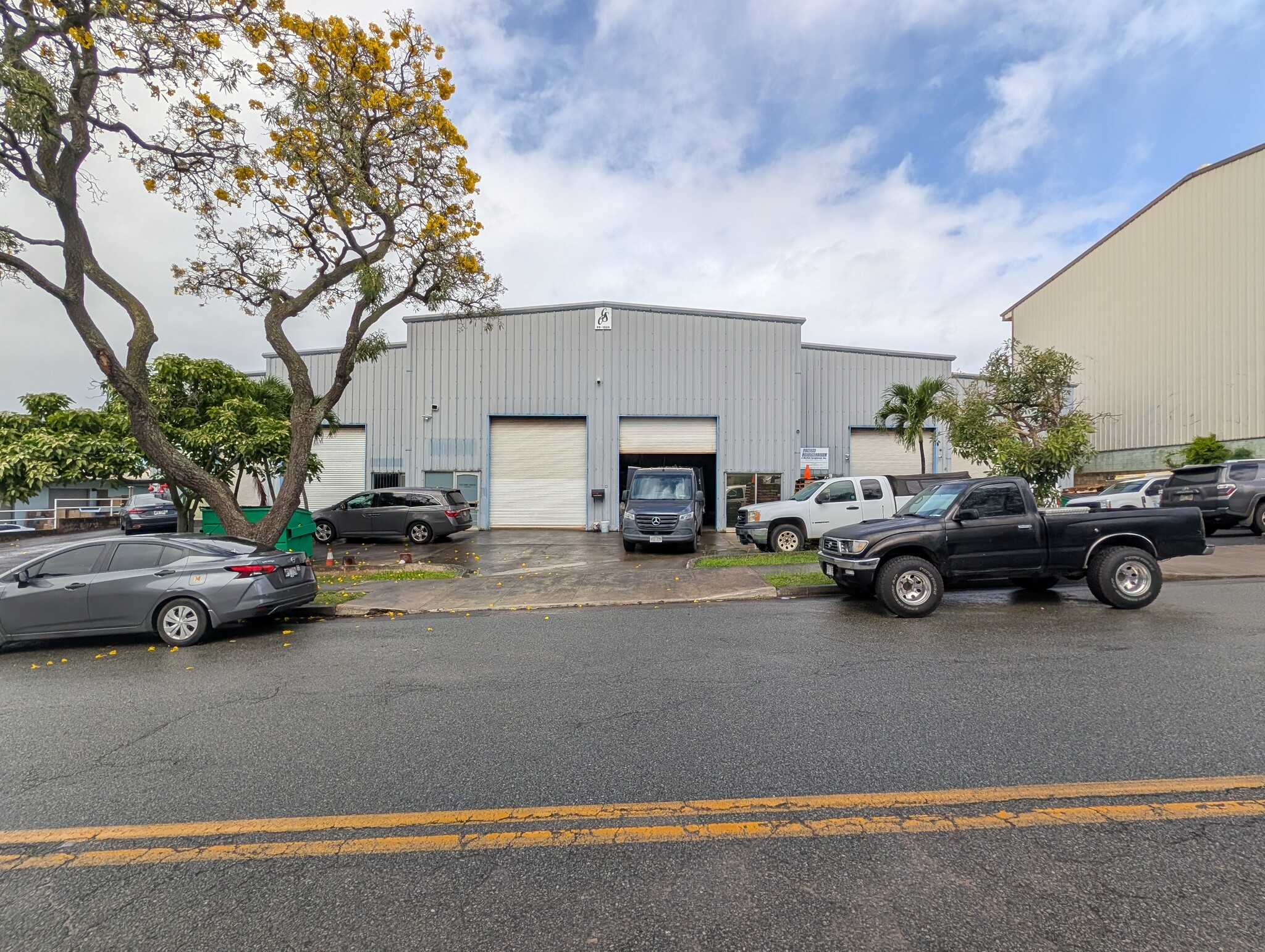 99-1225 Waiua Pl, Aiea, HI for lease Interior Photo- Image 1 of 13