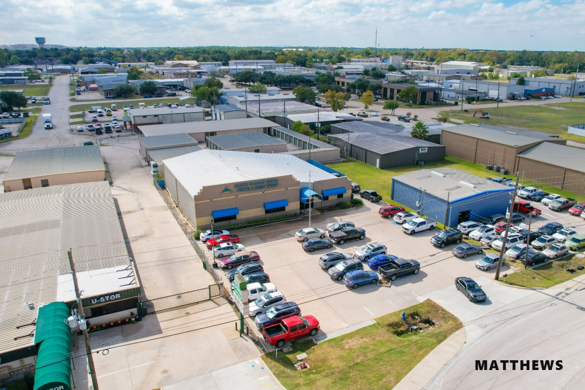 1910 1st St E, Humble, TX for sale Primary Photo- Image 1 of 4