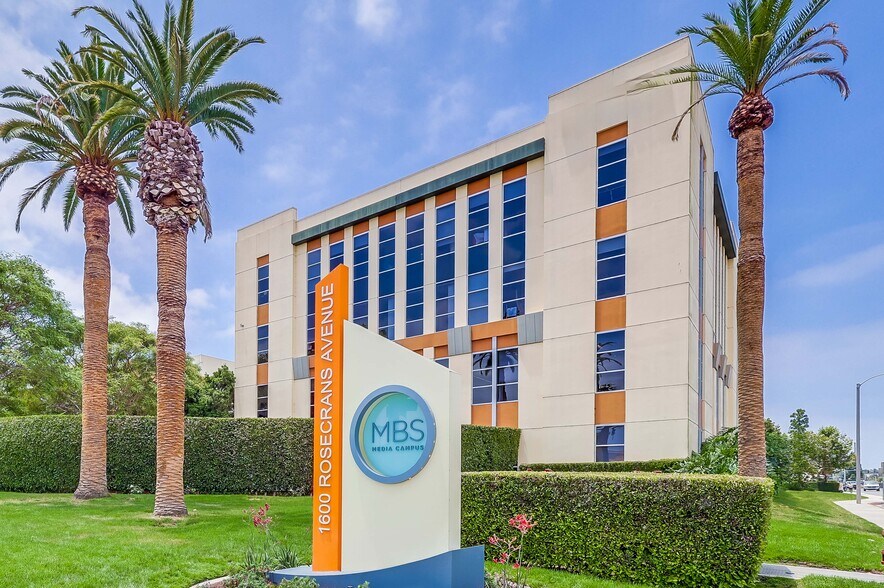 1600 Rosecrans Ave, Manhattan Beach, CA à louer - Photo du bâtiment - Image 1 de 16