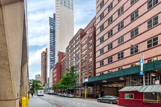 Plus de détails pour 220 E 54th St, New York, NY - Bureau à louer
