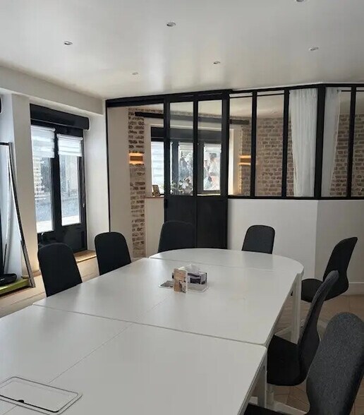 Retail in Paris for sale - Interior Photo - Image 3 of 9