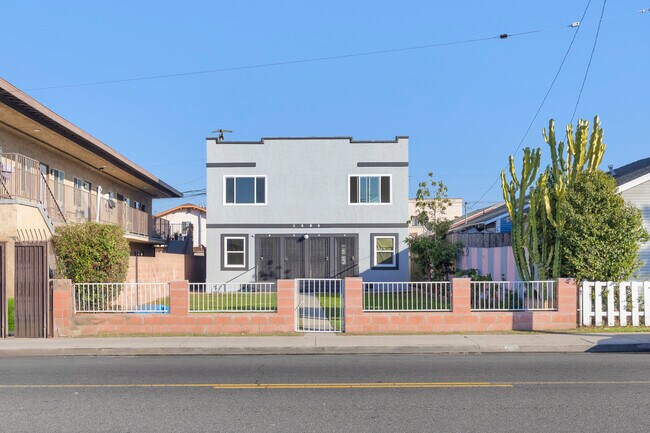More details for 1364 Cherry Ave, Long Beach, CA - Multifamily for Sale