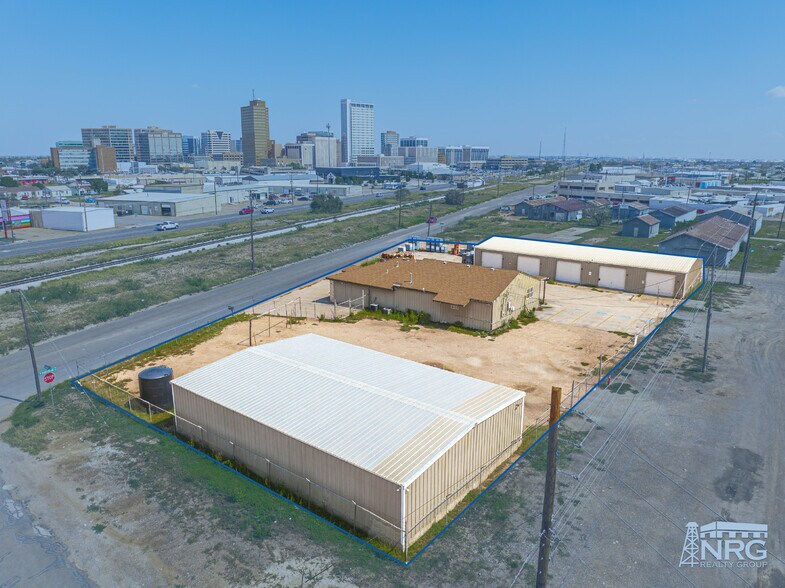 903 W Industrial Ave, Midland, TX à louer - Photo du bâtiment - Image 3 de 18