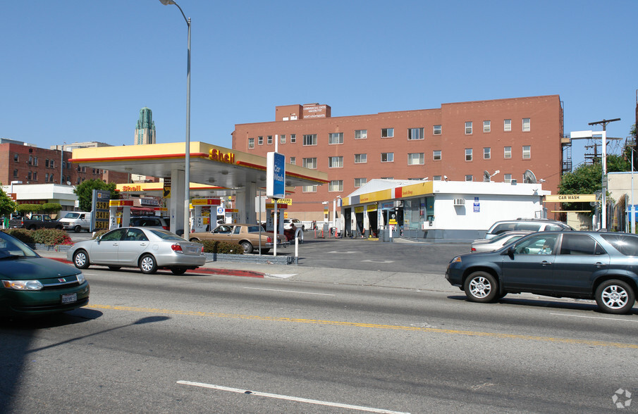 700 S Vermont Ave, Los Angeles, CA for sale - Primary Photo - Image 1 of 1