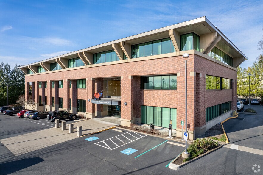 10365 SE Sunnyside Rd, Clackamas, OR à louer - Photo du bâtiment - Image 2 de 4