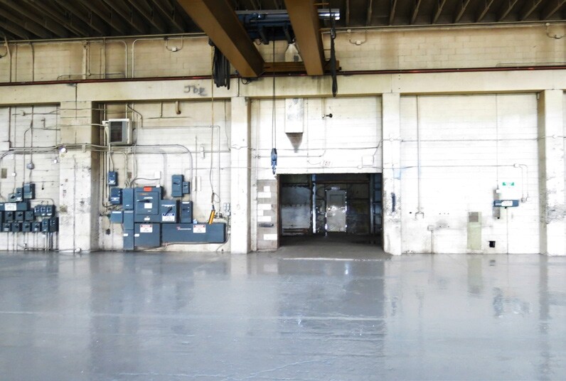 5111 Hubalta Rd SE, Calgary, AB for sale Interior Photo- Image 1 of 1