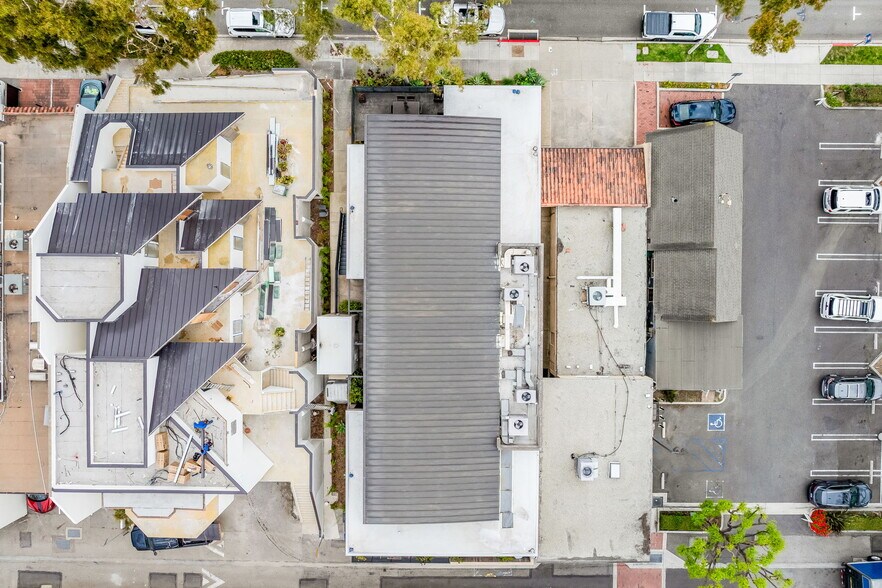 345-349 3rd St, Laguna Beach, CA à vendre - Photo du bâtiment - Image 2 de 15