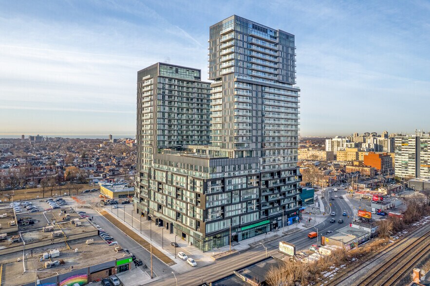 1245 Dupont St, Toronto, ON for lease - Building Photo - Image 3 of 13
