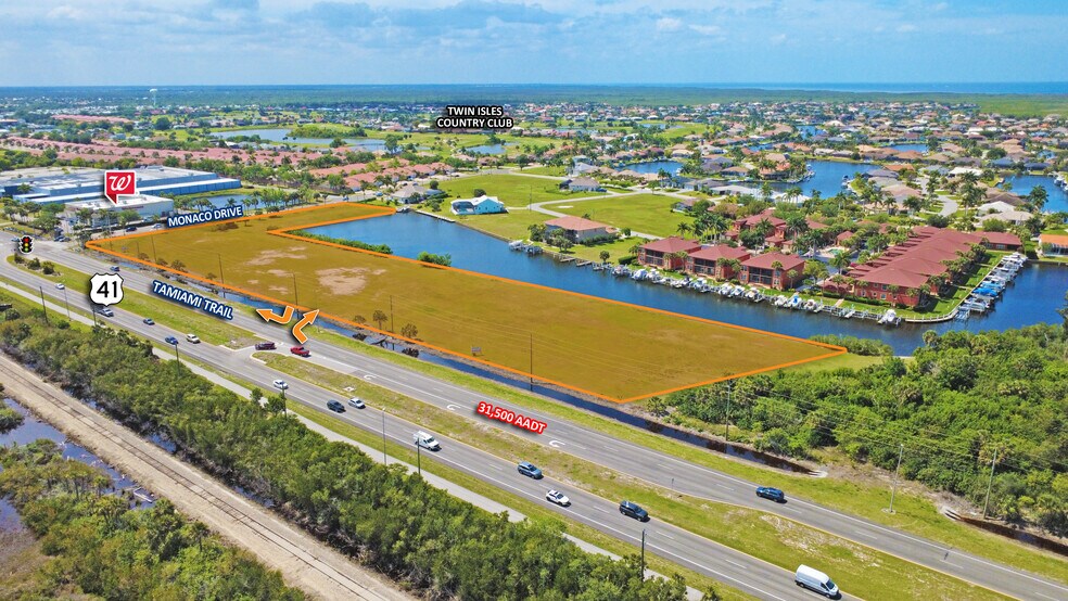 3771 Tamiami Trl, Punta Gorda, FL à louer - Photo du bâtiment - Image 3 de 4