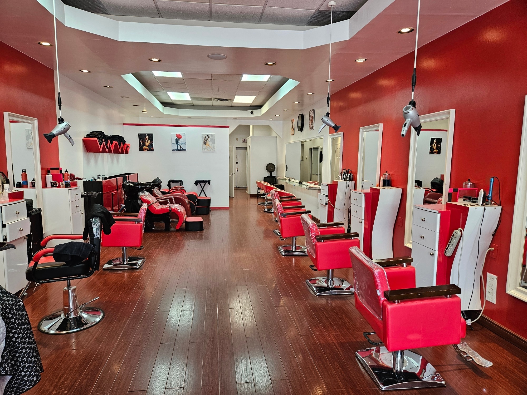 1079-1083 Willis Ave, Albertson, NY for lease Primary Photo- Image 1 of 18