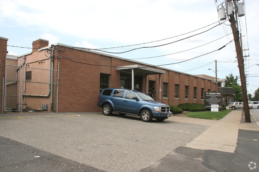 71 Grand Ave, Palisades Park, NJ for lease - Building Photo - Image 3 of 6
