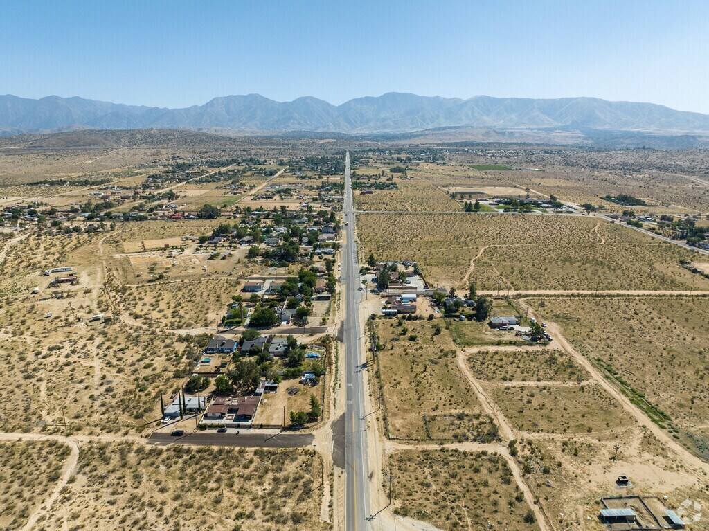 23103 Yucca Circle Rd, Llano, CA à vendre Photo principale- Image 1 de 4