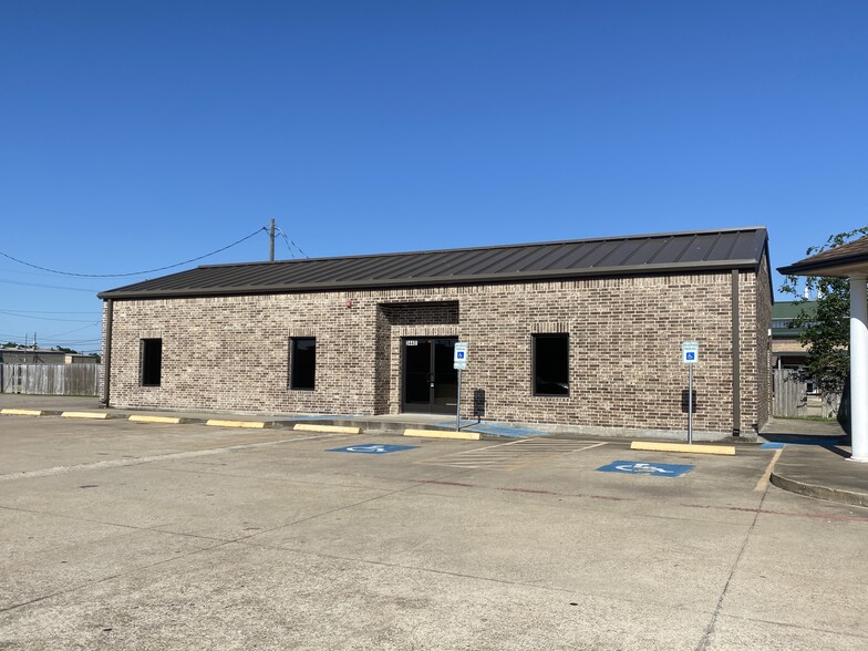 3440 Fannin St, Beaumont, TX for lease - Building Photo - Image 1 of 27