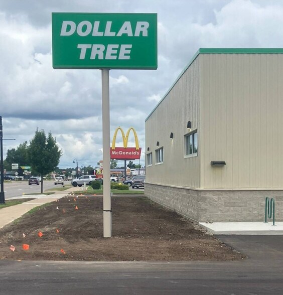 5018 N US Highway 23, Oscoda, MI à vendre - Photo du bâtiment - Image 2 de 14