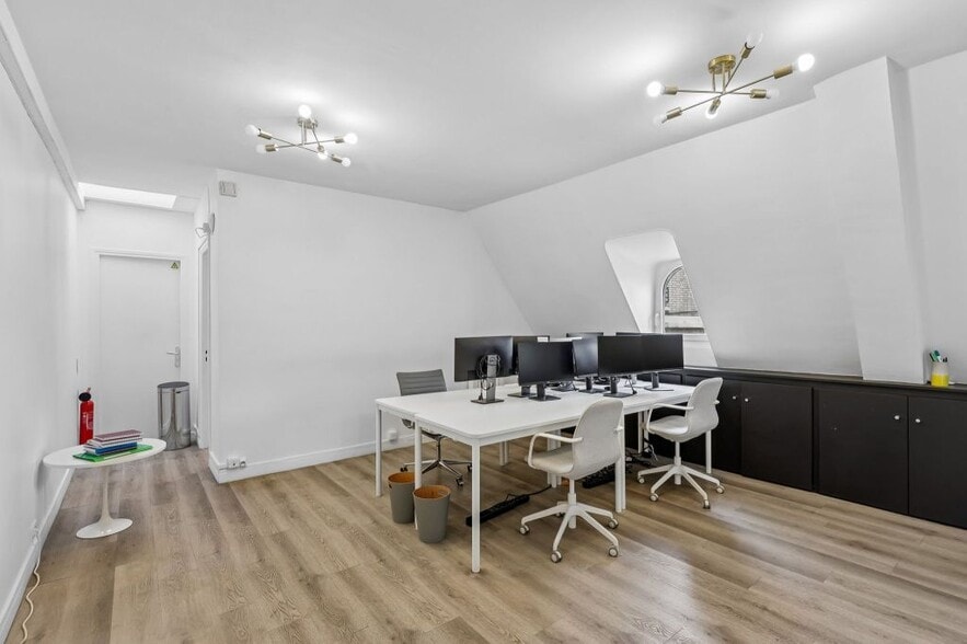 24 Rue De Penthièvre, Paris à louer - Photo intérieure - Image 3 de 8
