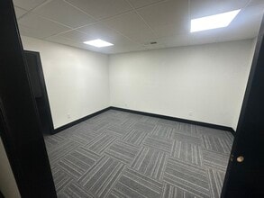 5515 Peachtree Rd, Atlanta, GA for lease Interior Photo- Image 2 of 4