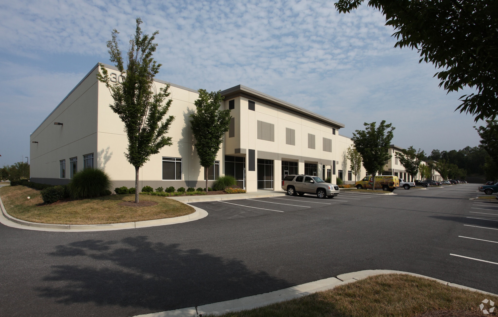 300 Brogdon Rd, Suwanee, GA for lease Primary Photo- Image 1 of 7