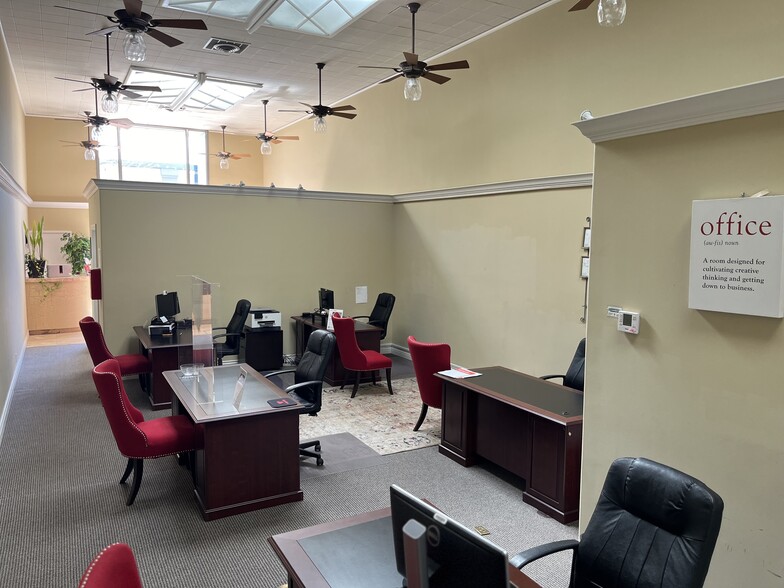 341 Main St, Salinas, CA for lease - Interior Photo - Image 3 of 12