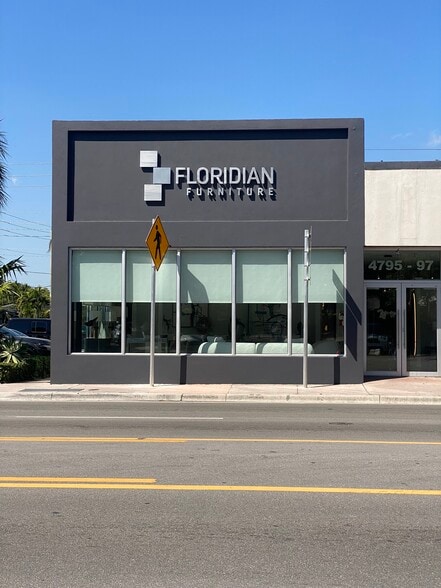 4795-4797 SW 8th St, Miami, FL à vendre - Photo du bâtiment - Image 3 de 11