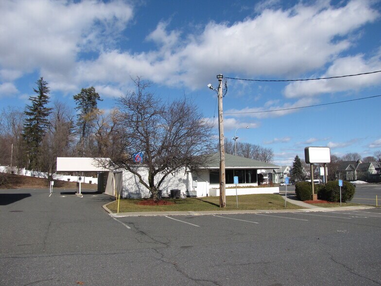 1515 Northampton St, Holyoke, MA à vendre - Photo du bâtiment - Image 1 de 5