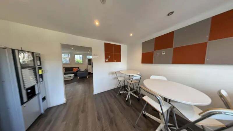 Office in Issy-les-Moulineaux for lease - Interior Photo - Image 2 of 14