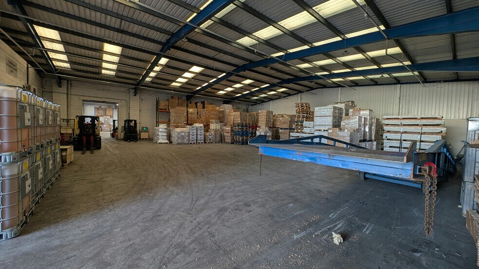 Brunel Rd, Totton à louer - Photo du bâtiment - Image 3 de 9
